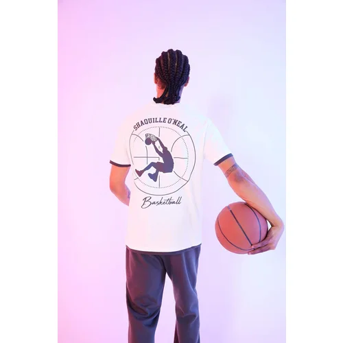 Defacto Fit Shaquille O'neal Standard Fit Crew Neck Short Sleeve T-Shirt D1518ax24au