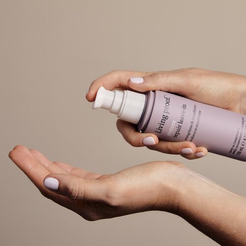Living Proof Restore Repair Leave-in regenerator bez ispiranja za vrlo o&amp;scaron;tećenu kosu s ispucanim vrhovima 118 ml Slike