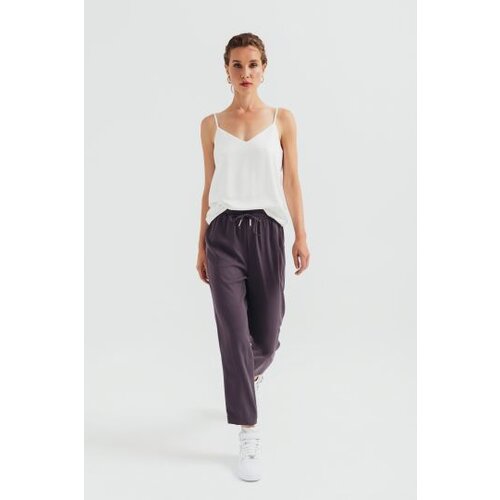 Legendww ženske ležerne pantalone u sivoj boji 2460-9787-41 Slike