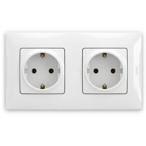 Legrand Dvostruka zidna utičnica 250V/16A SCHUKO sa okvirom NILOE bela Slike