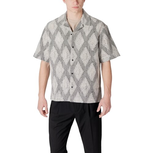 Antony Morato Srajce s kratkimi rokavi RELAXED FIT WITH LOGOED METAL BADGE MMSS00186-FA140280 Črna Cene