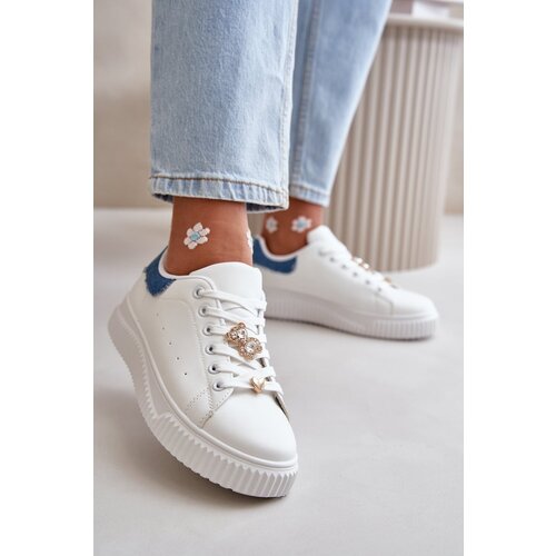 Kesi Low sneakers made of eco-leather with white-blue badges Cillione Slike