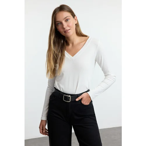 Trendyol White V-Neck Regular/Normal Fit Knitted Blouse