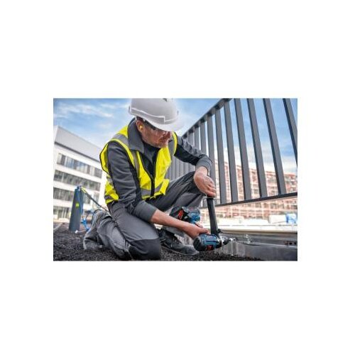 Bosch gsr 18V-110 c akumulatorska vibraciona bu&scaron;ilica + 3 x pc 18V 4.0 ah akumulator + gal 18V-40 punjač + l-boxx kofer Cene