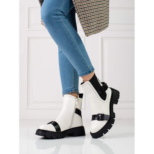SHELOVET White women&amp;#039;s daggers on the platform Slike