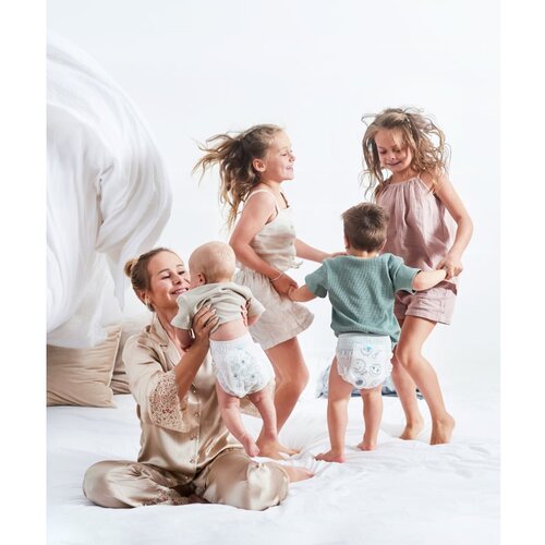 Kolorky Deluxe Velvet Pants Night Sleepy hlačne plenice za enkratno uporabo za noč L 8-13 kg 19 kos Slike