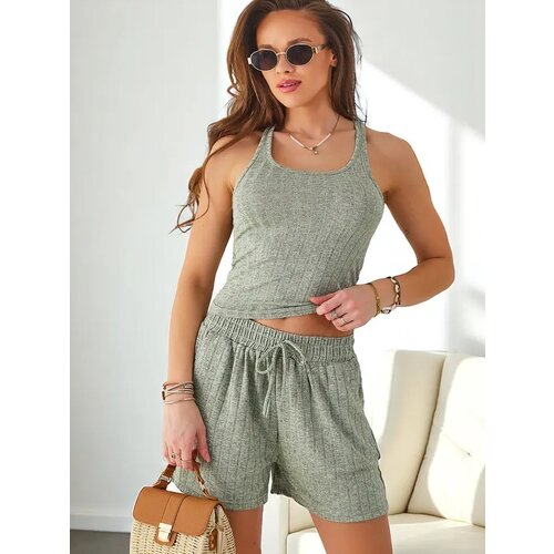 Resti Women&amp;#039;s two-piece sports set with shorts and a crop top Slike