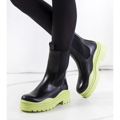 D/CEO Black patent leather insulated boots Campi Cene