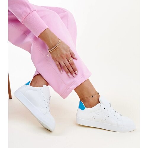 D/CEO White trainers Justar Cene