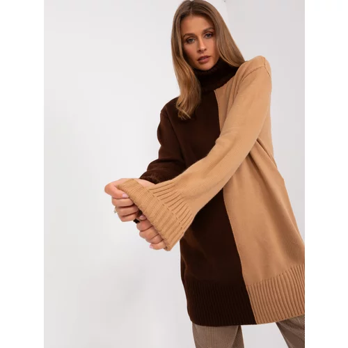 Fashion Hunters Brown and camel turtleneck with cuffs
