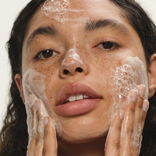OLEHENRIKSEN Balance+ Daily D-Clog Pore-Clearing Cleanser čistilni gel s salicilno kislino 150 g Slike