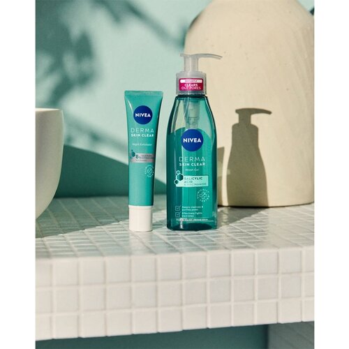 Nivea Derma Skin Clear nežni nočni piling 40 ml Slike