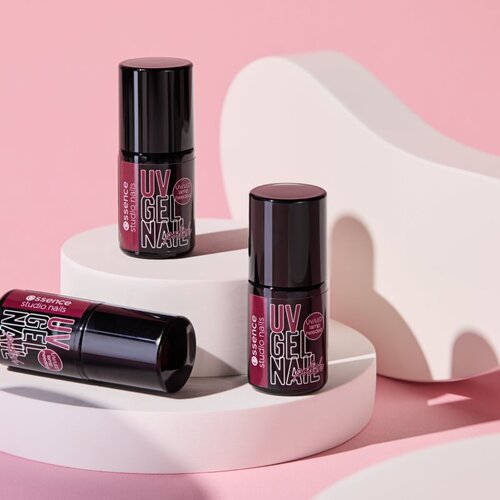 Essence studio nails UV GEL NAIL gel lak za nohte z uporabo UV/LED lučke odtenek 106 chic on fleek 5 ml Slike