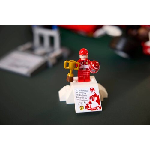 Lego 11375 Ferrari F2004 i Michael Schumacher Slike