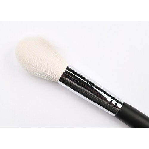 Lines Accessories M &ndash; četkica za prah puder, rumenilo i hajlajt Cene