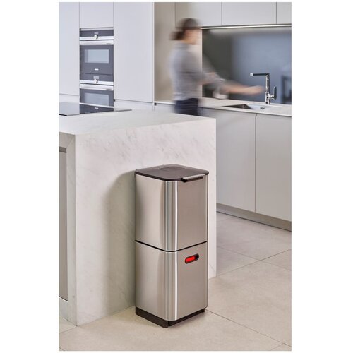 Joseph Joseph Jeklen ko&amp;scaron; za smeti za ločevanje odpadkov v srebrni barvi 40 l Totem Compact &amp;ndash; Slike