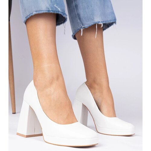 D/CEO marka niezdefiniowana White square-toe pumps on a massive heel Irenois Cene
