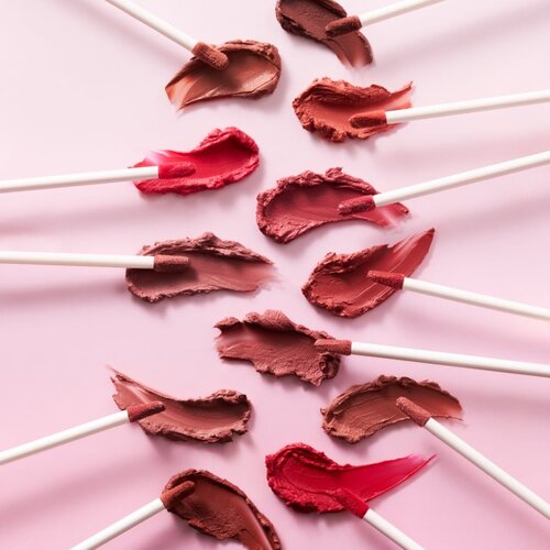 Essence Blur Souffl&amp;eacute; mat tekoča &amp;scaron;minka odtenek 03 Hot Offline 3.6 ml Slike