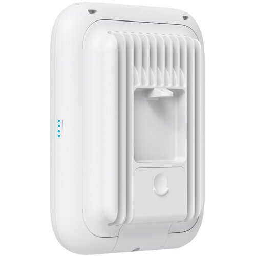 Ubiquiti U7-PRO-OUTDOOR wifi 7, 6 spatial streams, 465 m2 open space coverage with the integrated directional super antenna, powered using poe+, 2.5 gbe uplink U7-PRO-OUTDOOR Slike