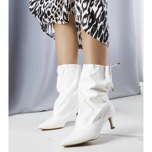 Gemre White ankle boots with low heels Jabari Cene