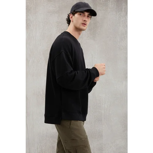 Grimelange Allen Men's Piece, Long Slit on the Back, Pole-Free, Round Collar, Black Sweatshirt