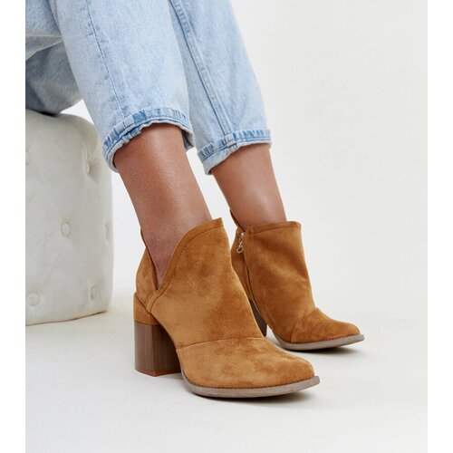 Gemre Brown ankle boots with a notch on a block heel Brankka Cene