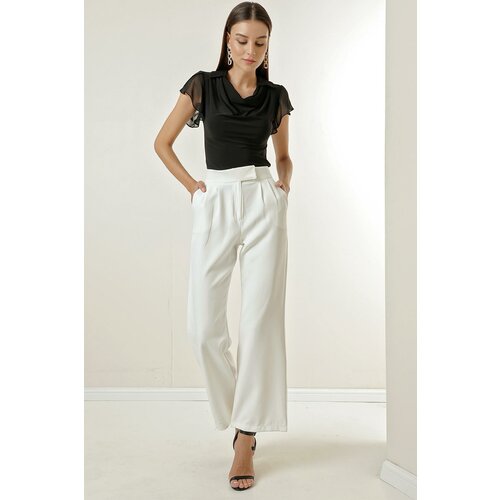 By Saygı A snap fastener at the waist, Pockets and Wide Leg Trousers. Cene