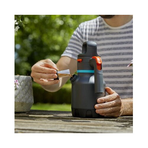 Gardena Tlačna pr&amp;scaron;ilka (1,25 l, barva: črna, modra) Slike