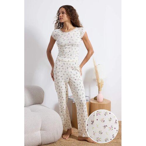 TRENDYOLMILLA ženski set pidžama Thmss26Pt00024, Ecru-Ecru Slike
