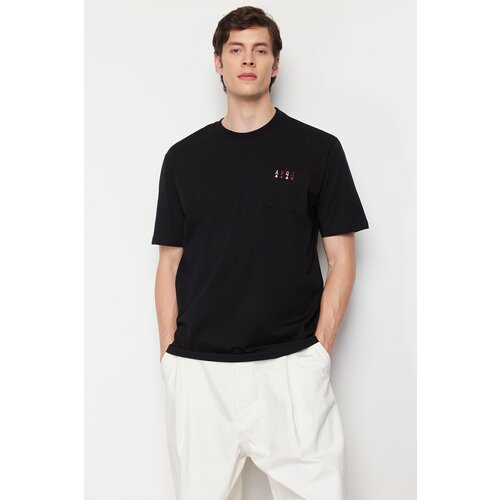 Trendyol Men's Black Relaxed 100% Cotton T-Shirt with Embroidered Pocket Short Sleeve Slike