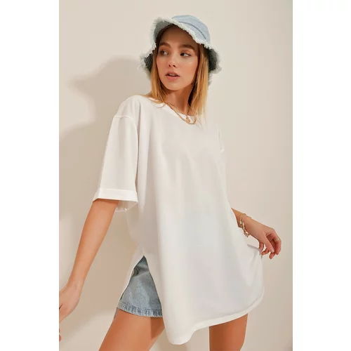 Trend Alaçatı Stili Women's White Crew Neck Double Sleeves Two Threads with Side Slits Oversized T-Shirt