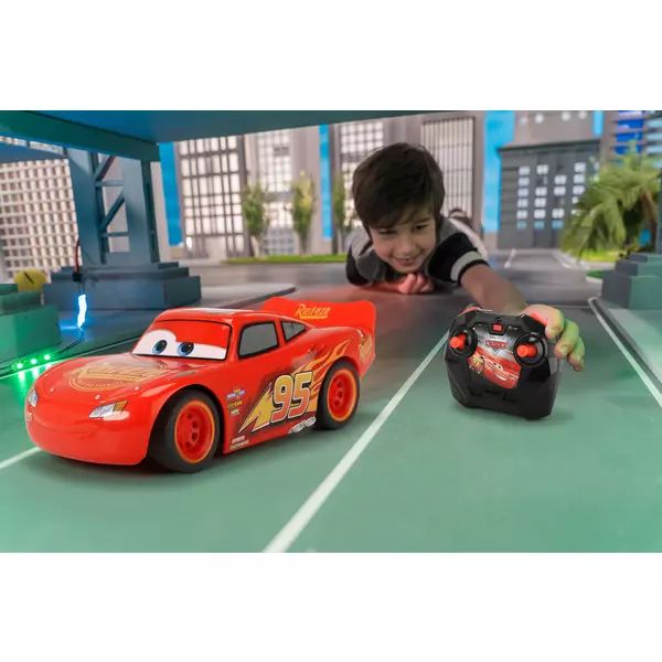 Dickie cars 3: strela mcqueen avto na daljinsko upravljanje - 1:24 Slike