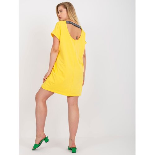 Fashion Hunters Yellow long plus size blouse with a V-neck Slike