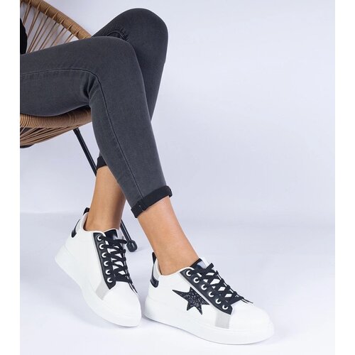 D/CEO marka niezdefiniowana White sneakers decorated with a glitter star Moransa Cene