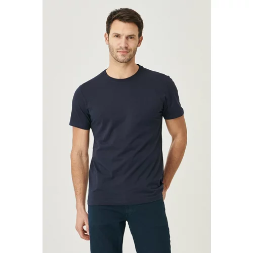 AC&Co / Altınyıldız Classics Men's Navy Blue 100% Cotton Slim Fit Slim Fit Crewneck Short Sleeved T-Shirt.