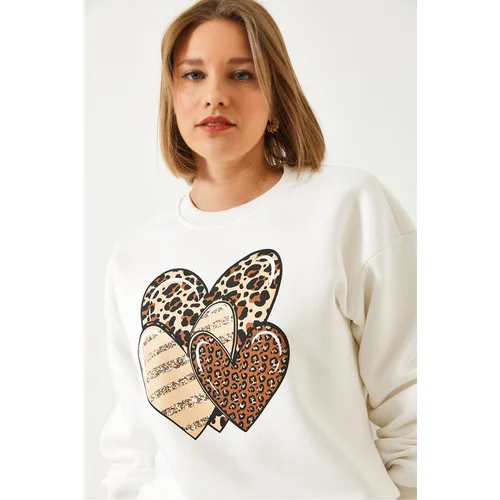 Bianco Lucci Women's Leopard Three Hearts Printed Sweatshirt