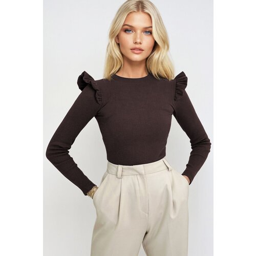 Trend Alaçatı Stili Women's Brown Half Turtleneck Sweater with Ruffle Shoulders Cene