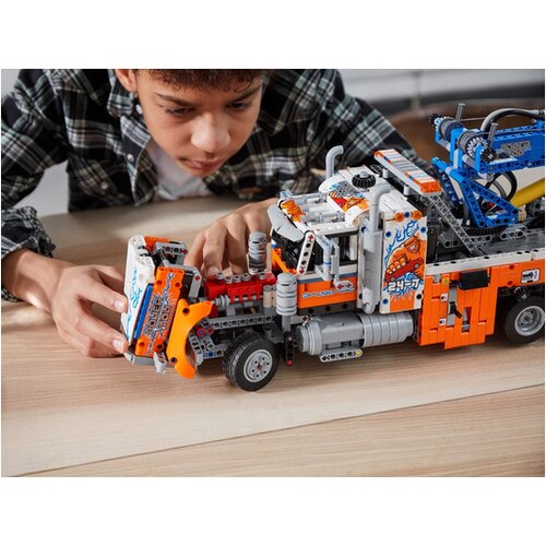 Lego Technic&amp;trade; močno vlečno vozilo 42128 Slike