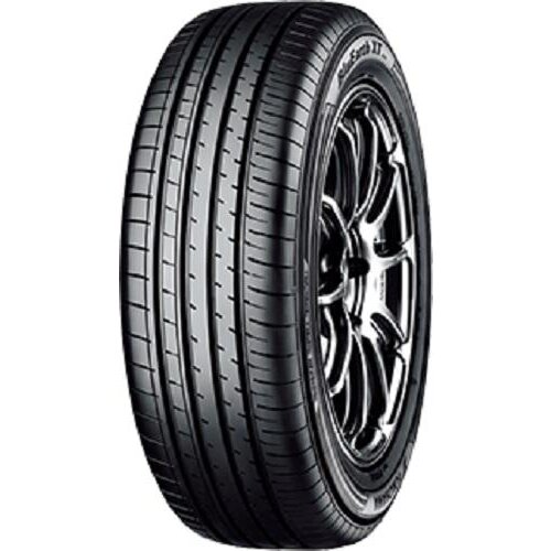 Yokohama letna 215/55R17 94V bluearth-xt AE61 Cene