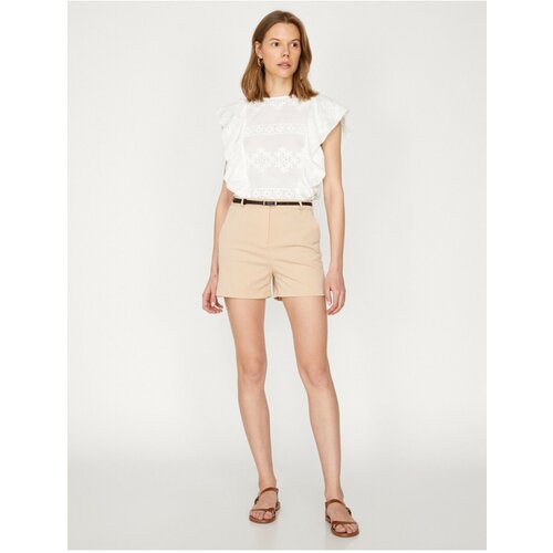 Koton Women's Ecru Normal Waist Shorts with Pocket Detail Cene