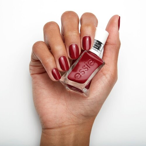 Essie gel couture 2.0 lak za nohte z gel učinkom odtenek 509 paint the gown red 13,5 ml Slike