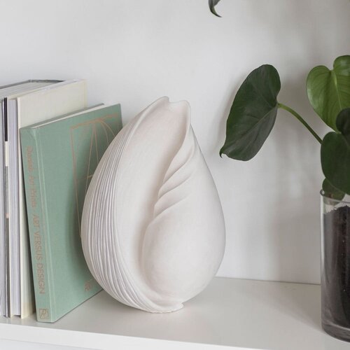 Mette Ditmer Denmark Kip iz poliresina 30,5 cm Conch - Slike