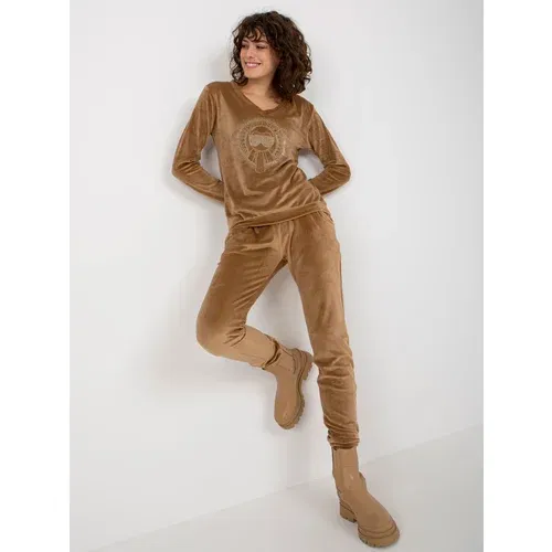 Fashion Hunters Women's camel velour set with neckline