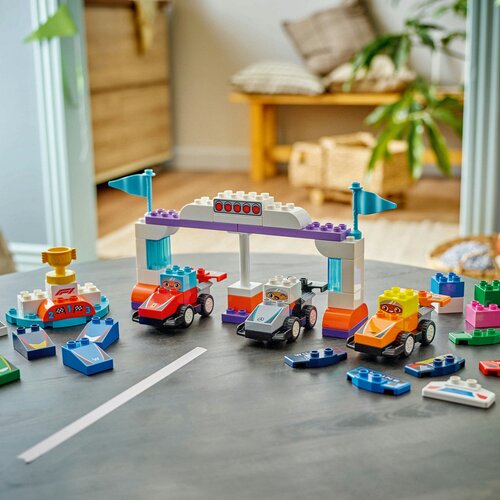 Lego Trkački automobili i vozači tima F1&amp;reg; ( 10445 ) Slike