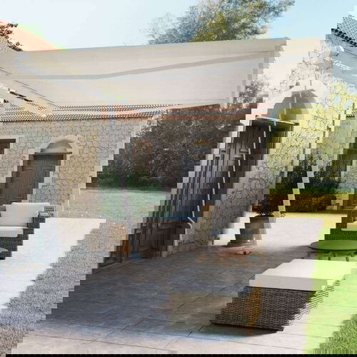  Samostojeća tenda na ručno uvlačenje 500 x 350 cm krem Slike