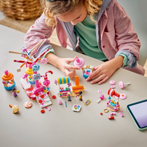 Lego LEGO&amp;reg; Friends - Panoramski točak od slatki&amp;scaron;a i kapkejka (42700) Slike
