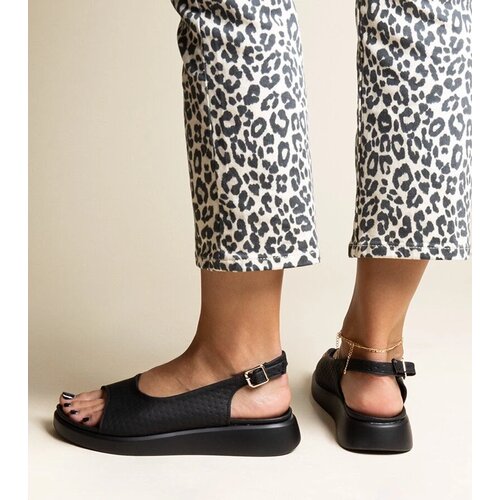 D/CEO Black sandals on a block heel Millo Cene