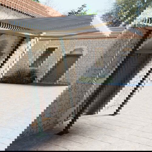 VidaXL automatska tenda na uvlačenje 3,5 x 2,5 m plavo-bijela Slike