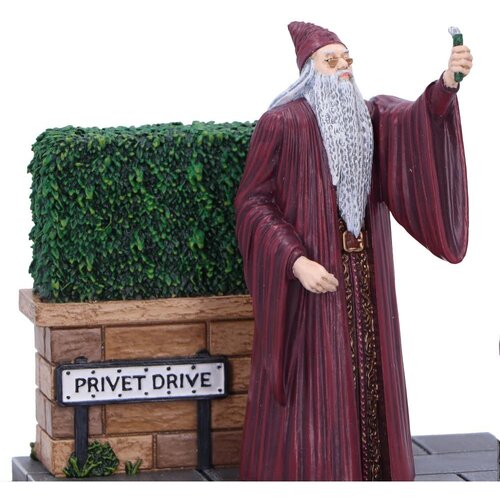 Nemesis Now HARRY POTTER PRIVET DRIVE LIGHT UP figura 18.5CM Slike