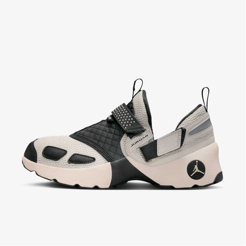 Nike Wmns jordan trunner lx Cene